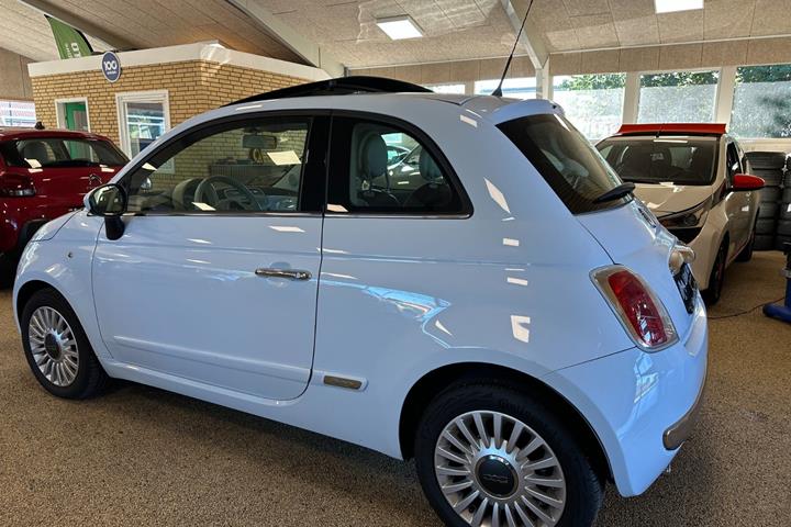 Blå Fiat 500 fra 2008