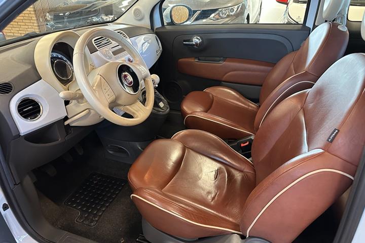 Blå Fiat 500 fra 2008
