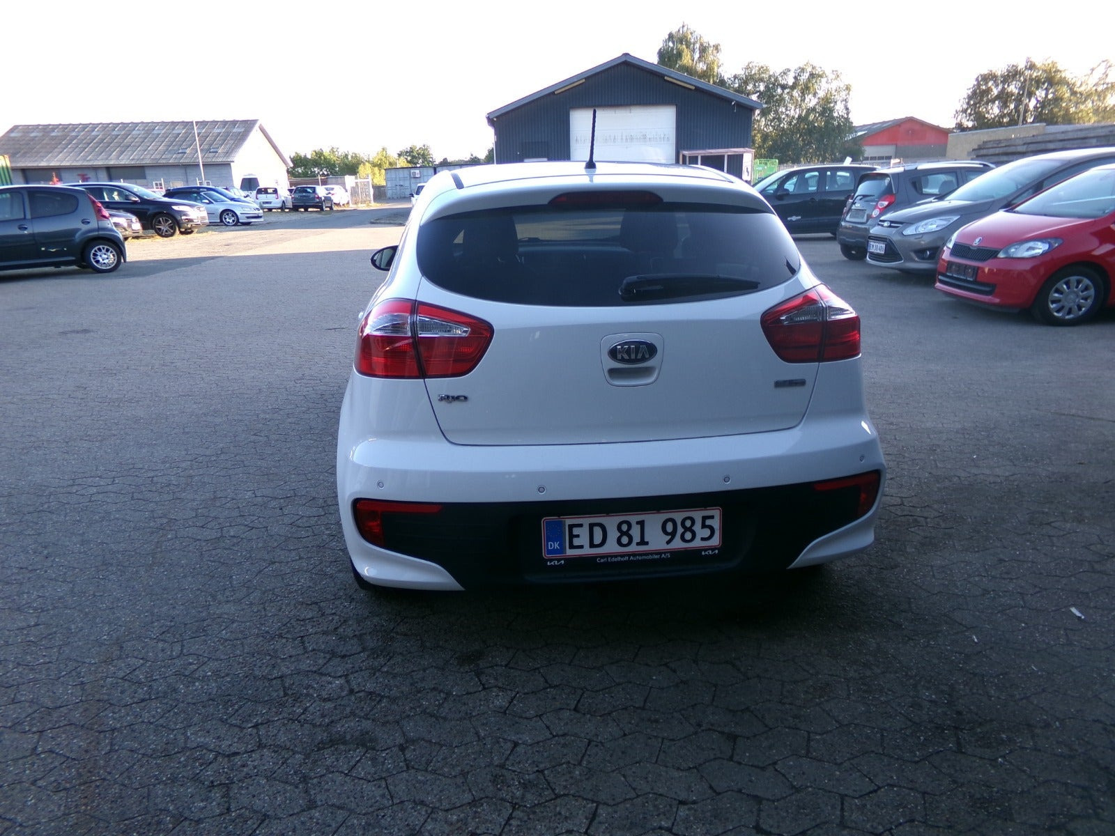 Hvid Kia Rio fra 2016