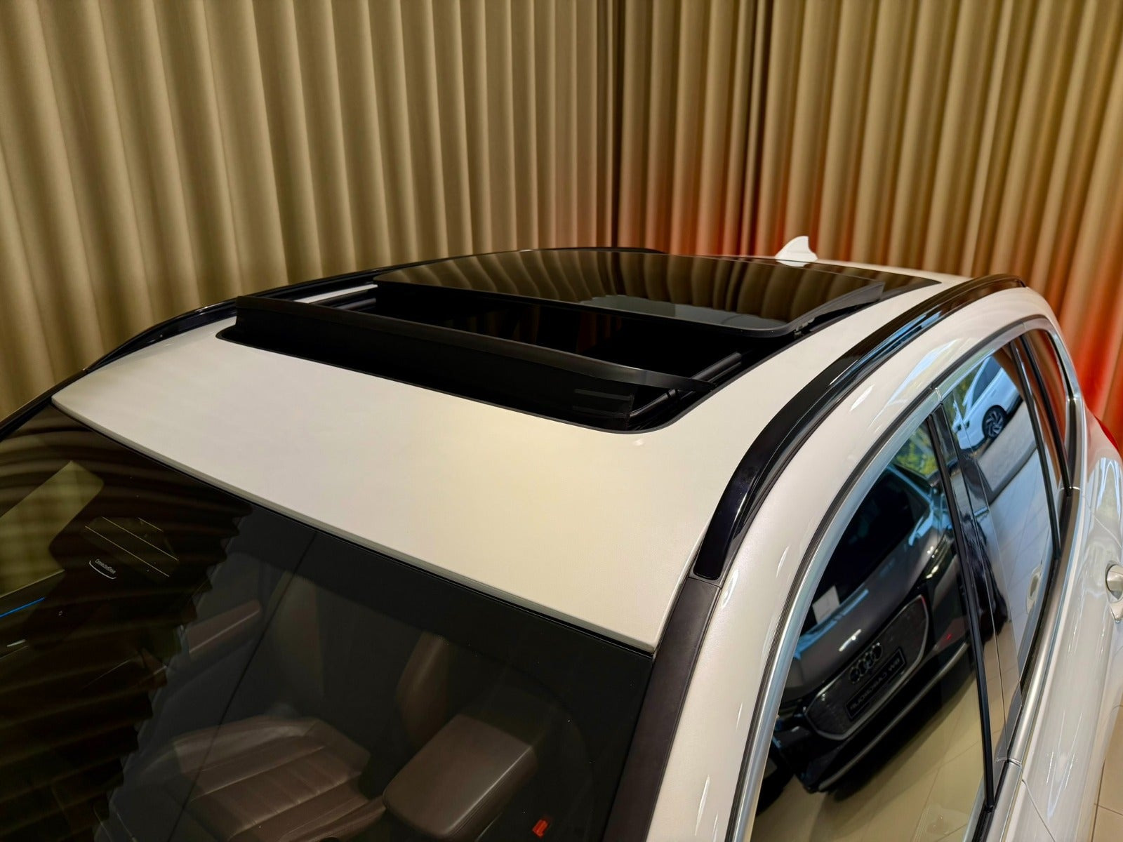 Hvid BMW iX3 fra 2022