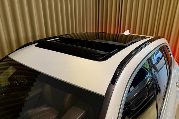 Hvid BMW iX3 fra 2022