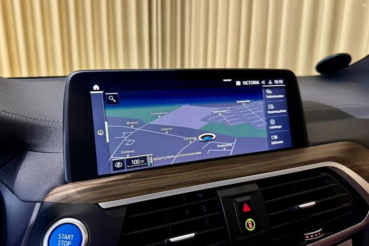 Hvid BMW iX3 fra 2022