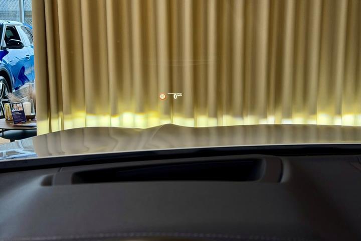 Hvid BMW iX3 fra 2022