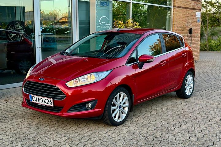 Rød Ford Fiesta fra 2017