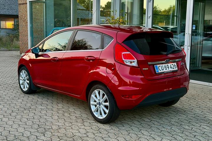 Rød Ford Fiesta fra 2017