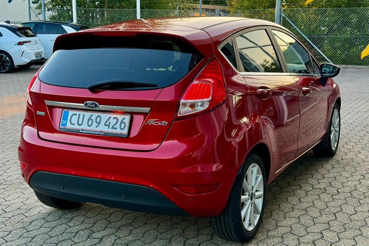 Rød Ford Fiesta fra 2017