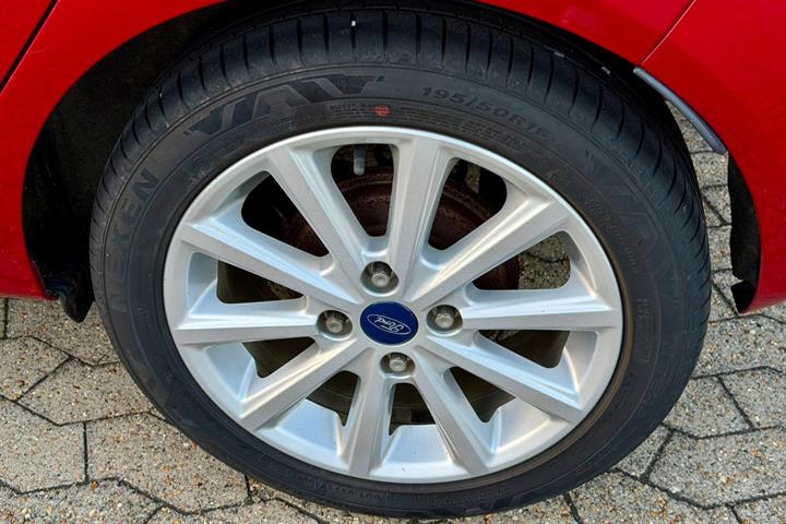 Rød Ford Fiesta fra 2017