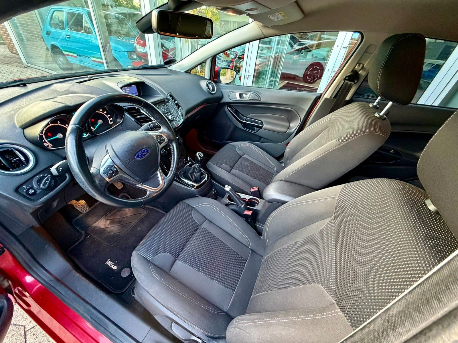 Rød Ford Fiesta fra 2017