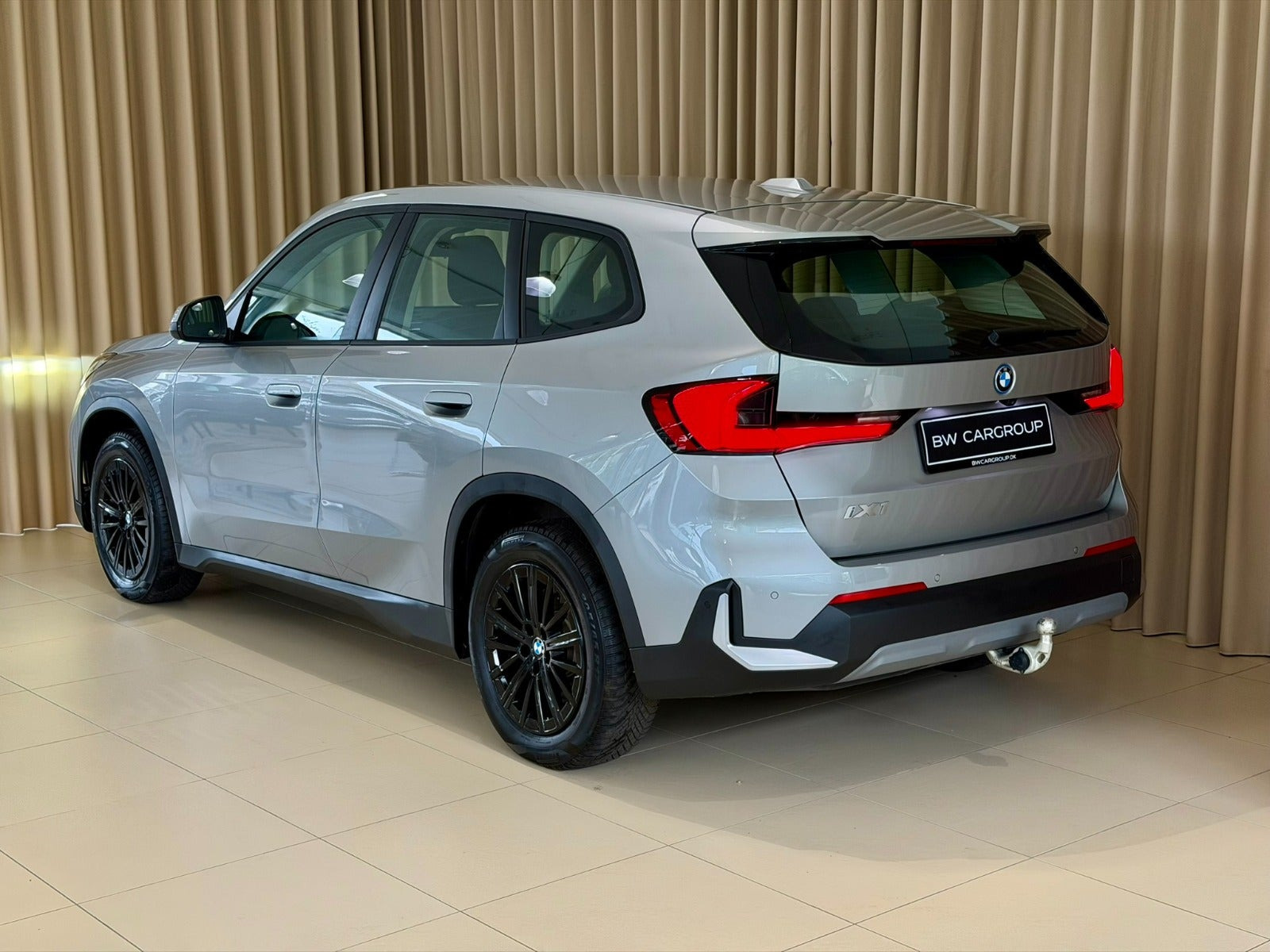Sølv BMW iX1 fra 2024