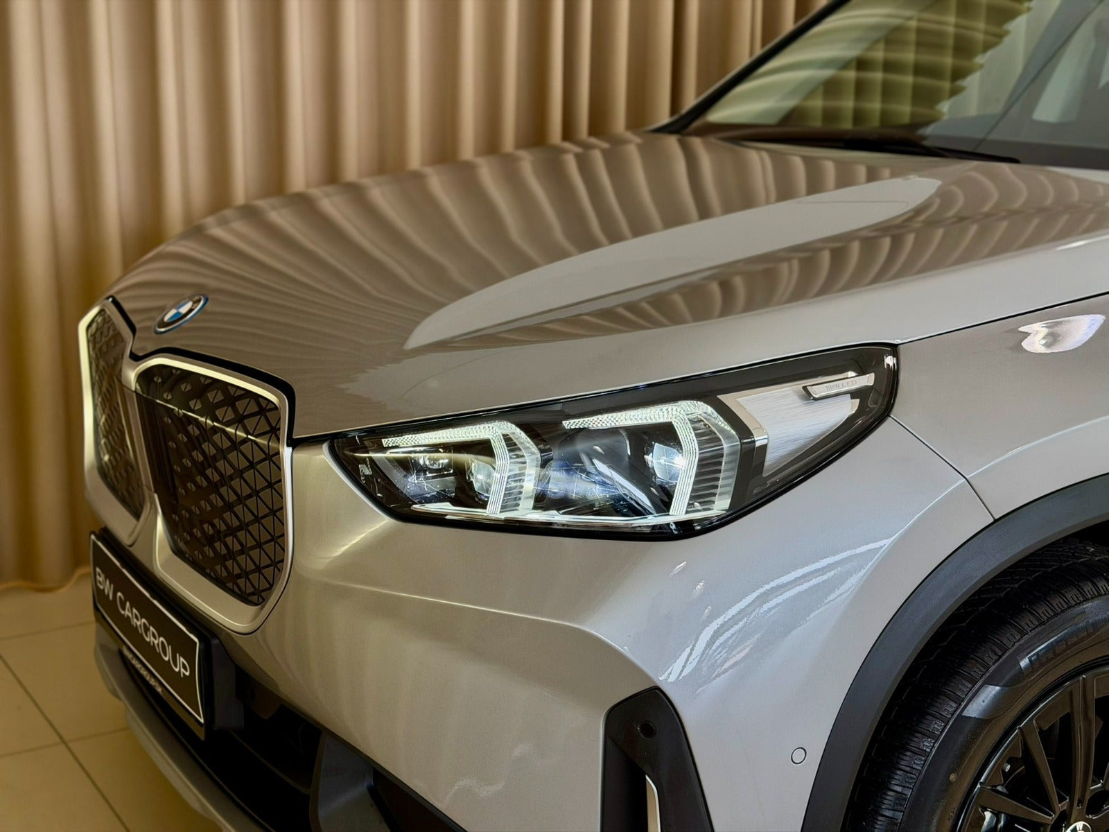 Sølv BMW iX1 fra 2024