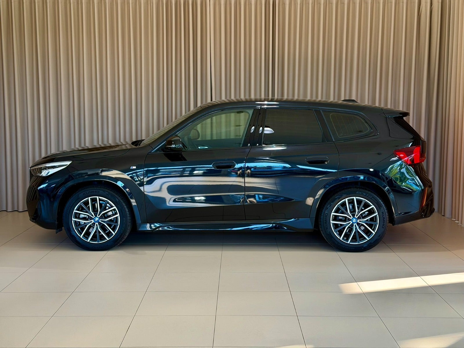 Sort BMW iX1 fra 2024