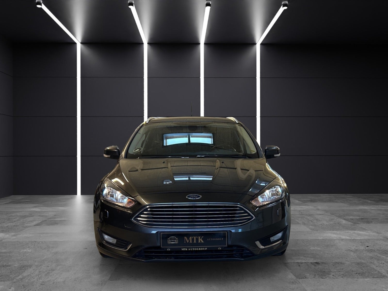 Grå Ford Focus fra 2017