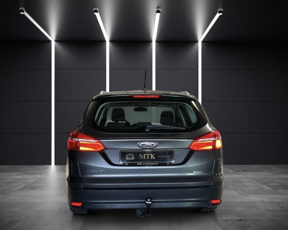 Grå Ford Focus fra 2017