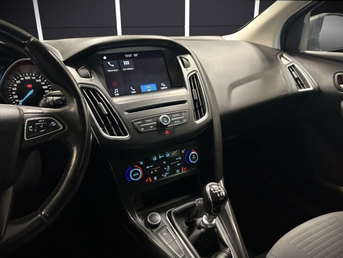 Grå Ford Focus fra 2017