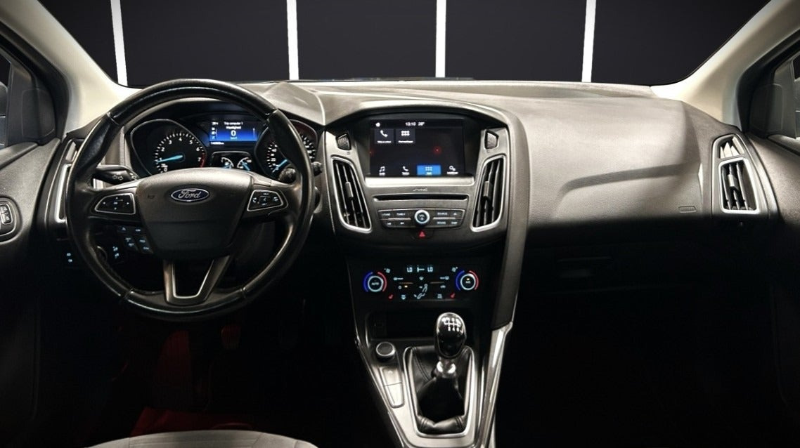 Grå Ford Focus fra 2017
