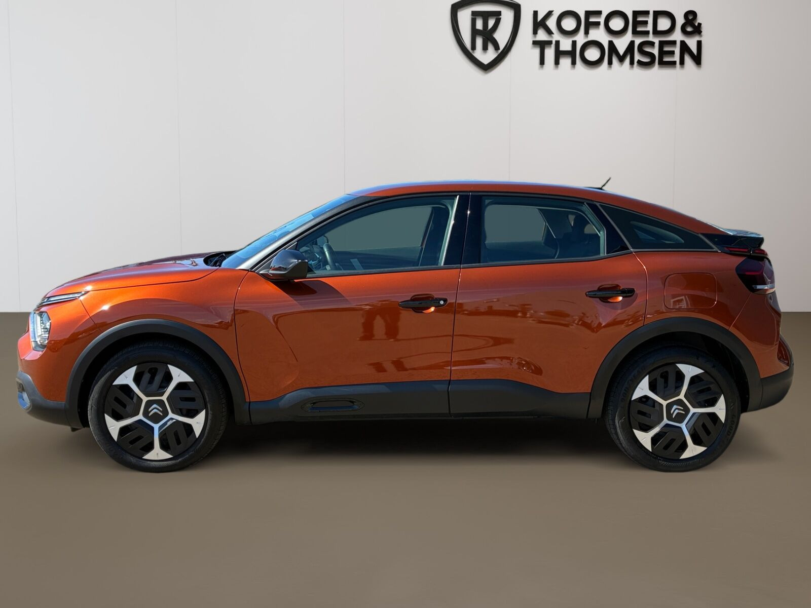 Brun Citroën C4 fra 2023