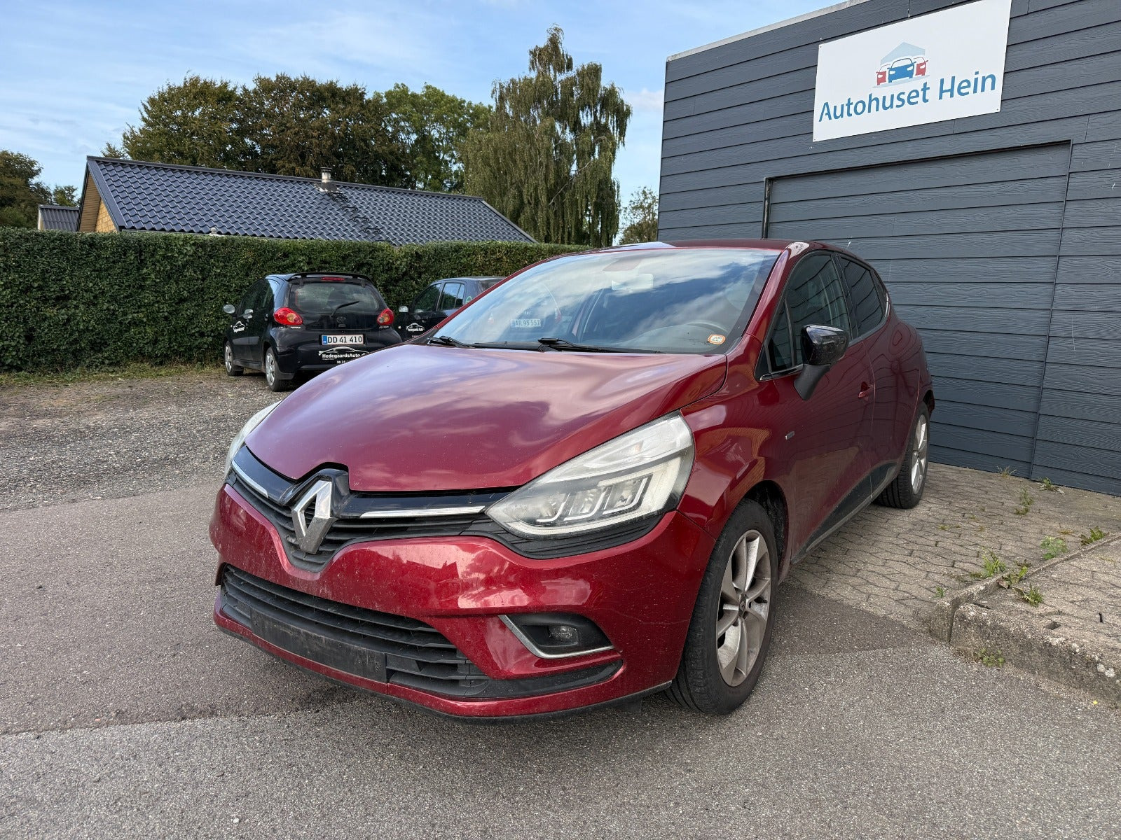 Rød Renault Clio IV fra 2017