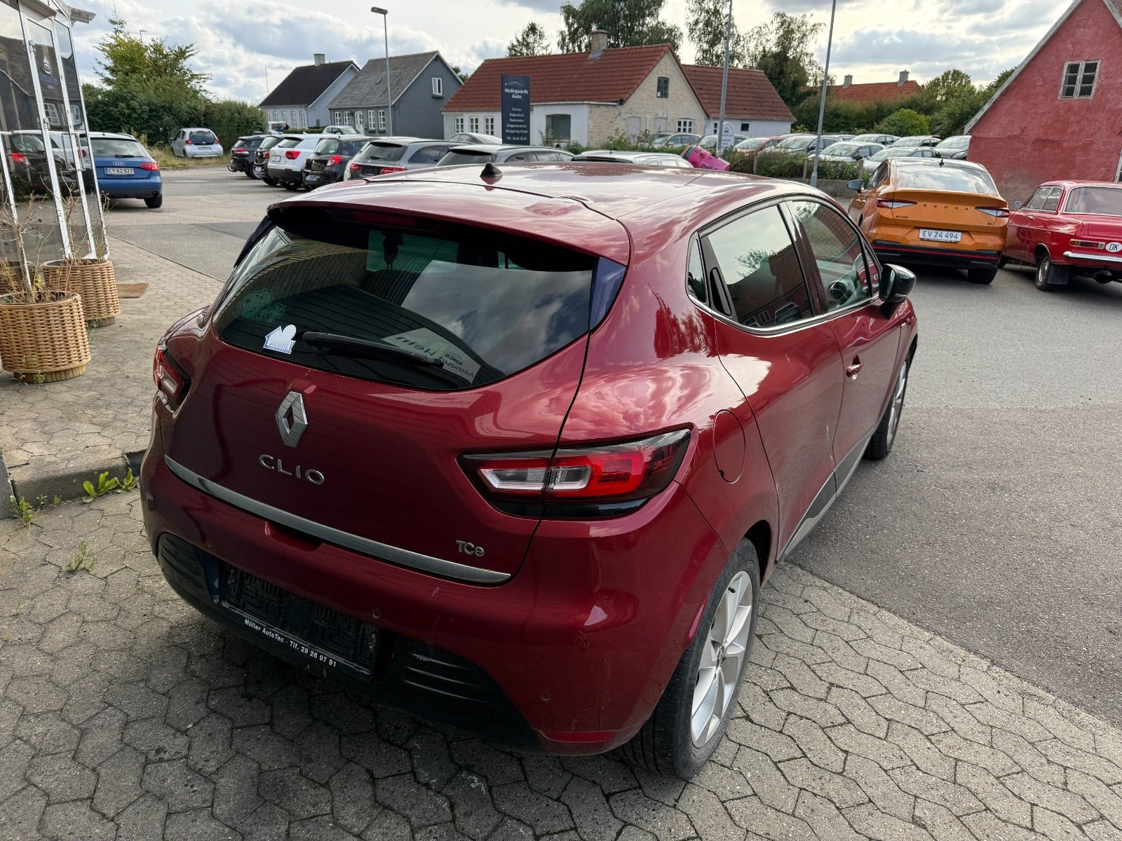Rød Renault Clio IV fra 2017