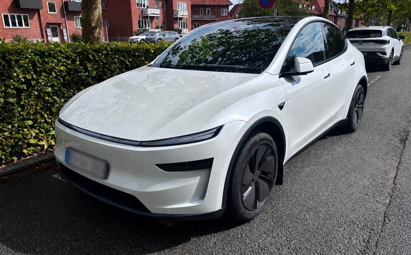 Tesla Model Y Premium Long Range RWD