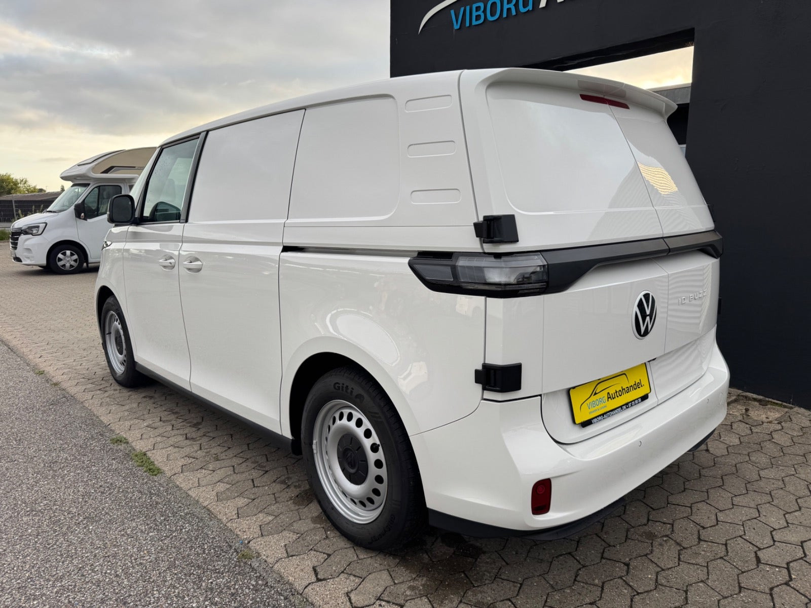 Hvid VW ID.Buzz fra 2026