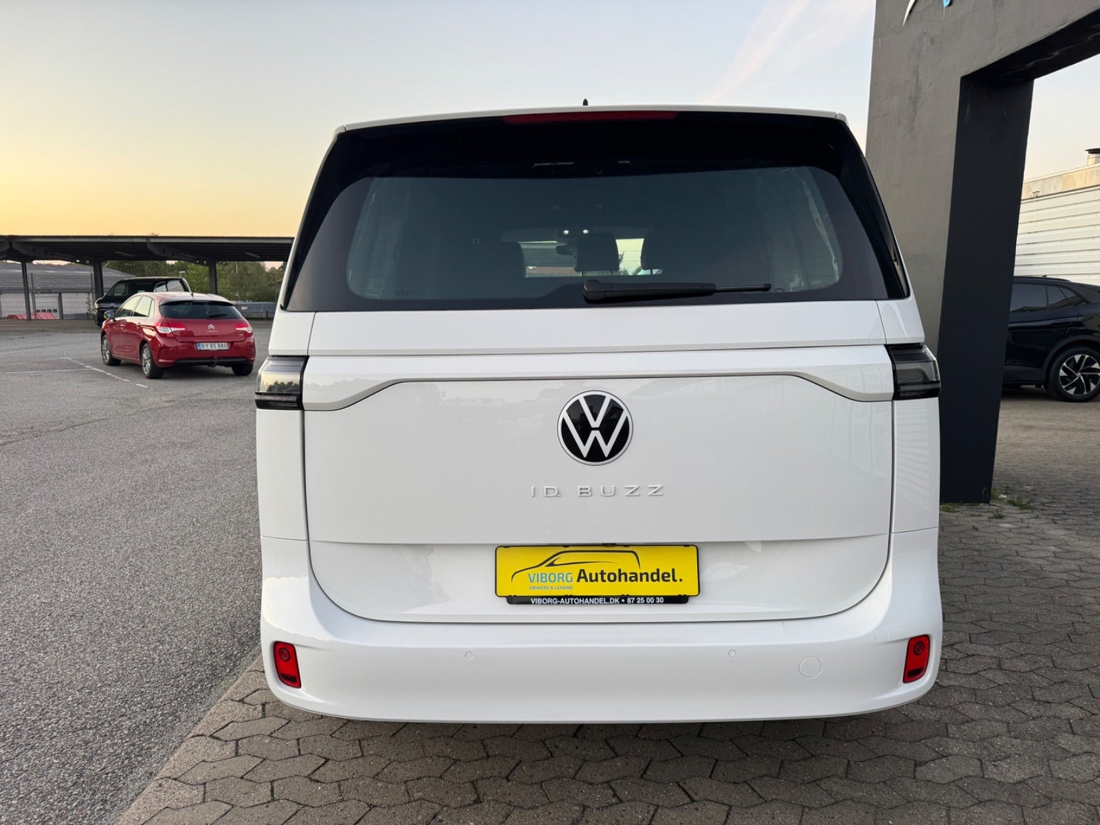 Hvid VW ID.Buzz fra 2023