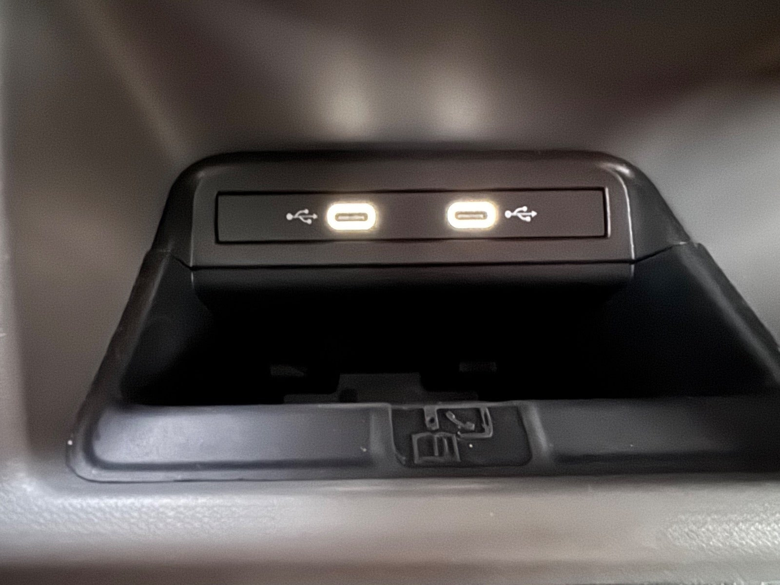 Hvid VW ID.Buzz fra 2023