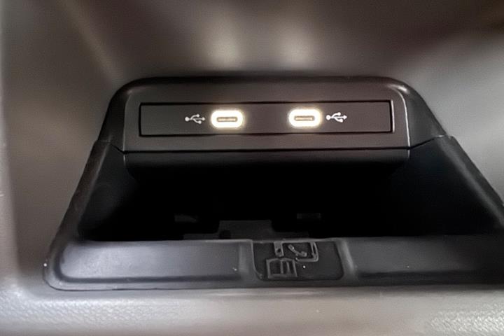 Hvid VW ID.Buzz fra 2023