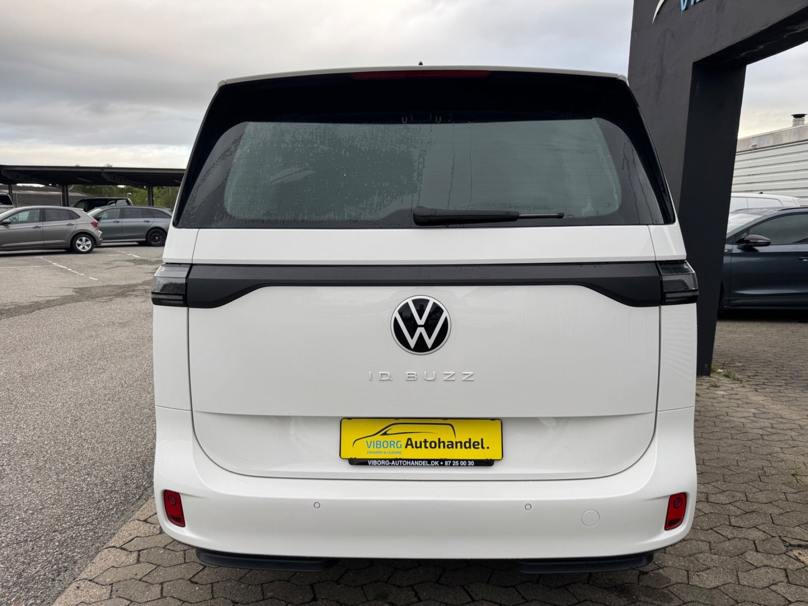 Hvid VW ID.Buzz fra 2024