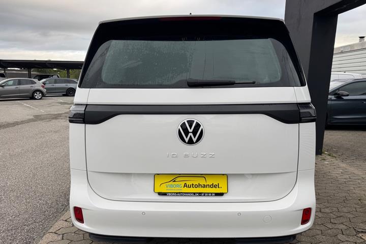 Hvid VW ID.Buzz fra 2024