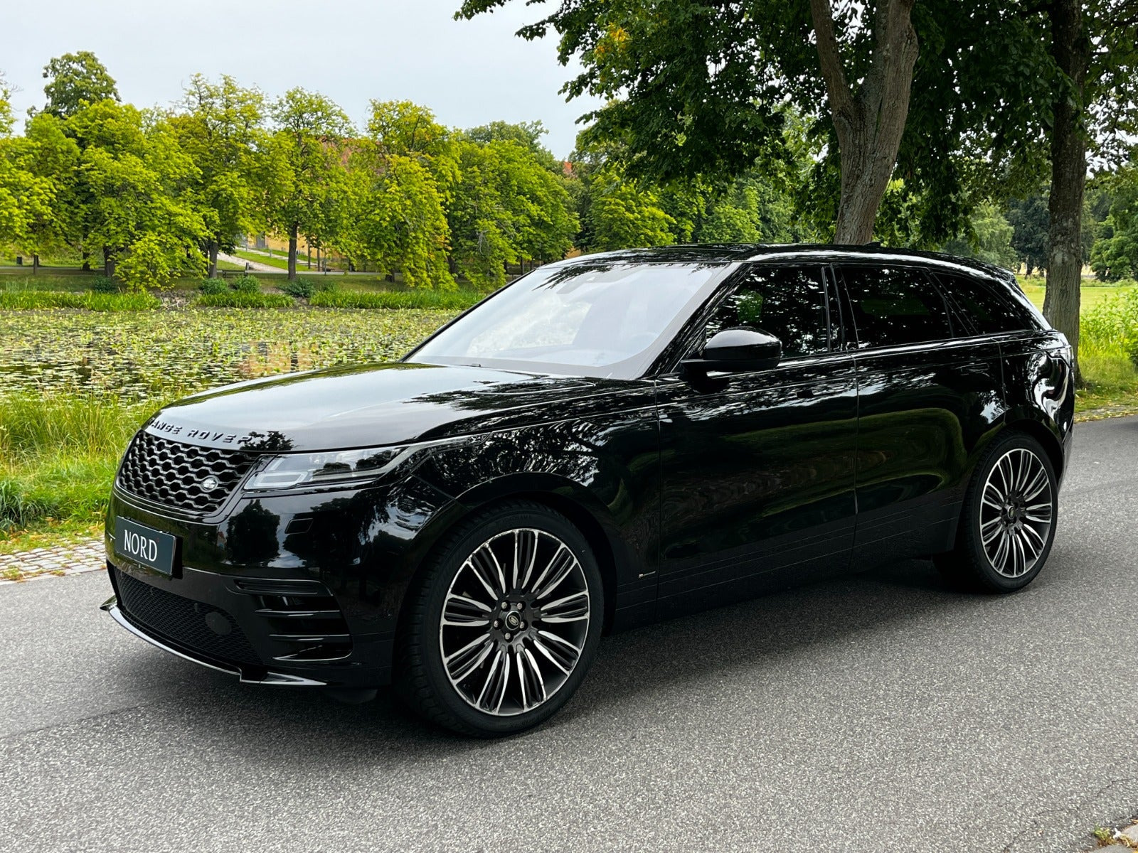 Grøn Land Rover Range Rover Velar fra 2020