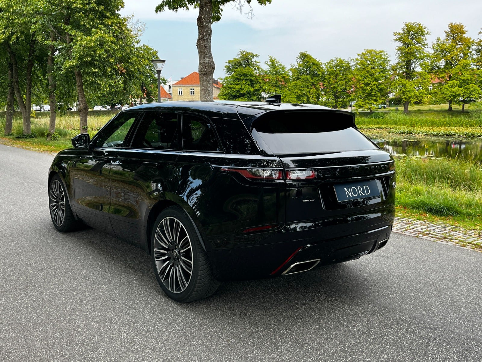 Grøn Land Rover Range Rover Velar fra 2020