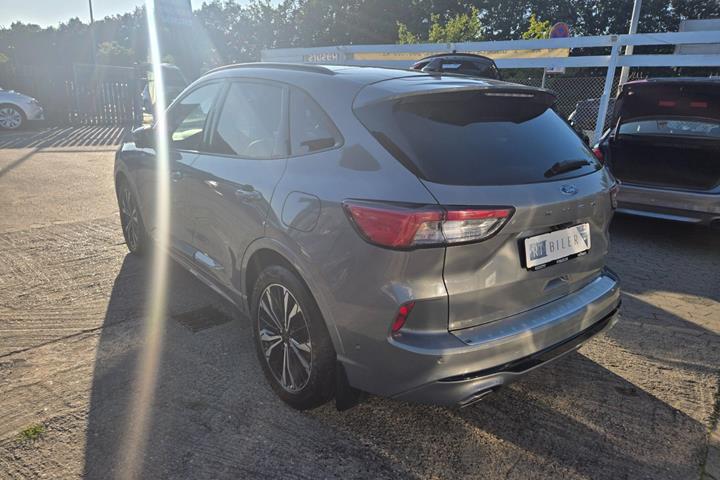 Hvid Ford Kuga fra 2020