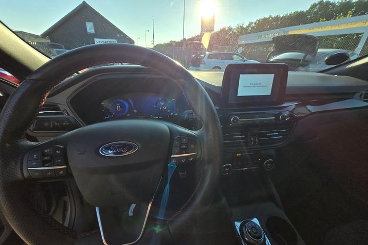 Hvid Ford Kuga fra 2020