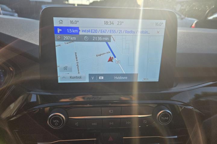 Hvid Ford Kuga fra 2020