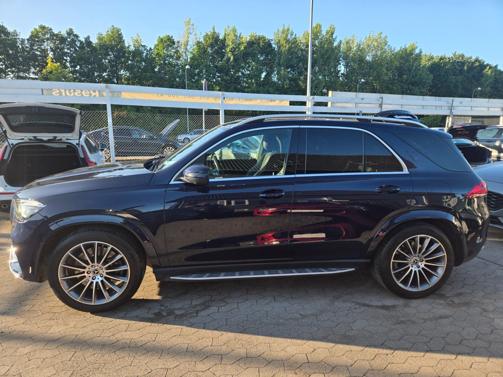 Blå Mercedes GLE350 de fra 2022