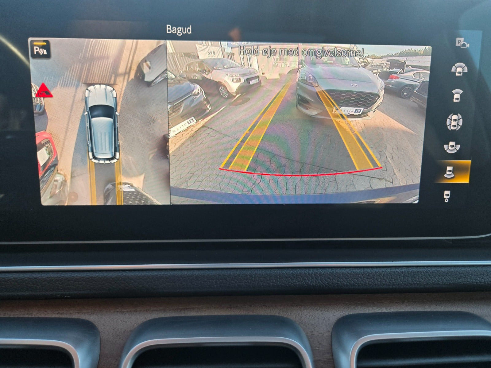 Blå Mercedes GLE350 de fra 2022