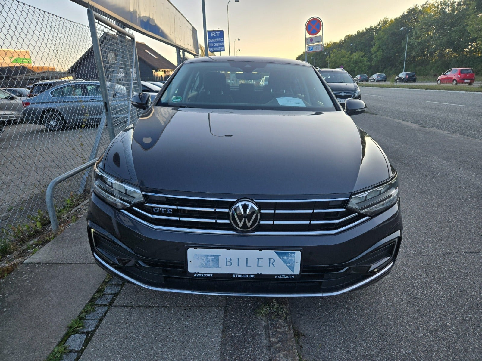 Hvid VW Passat fra 2022