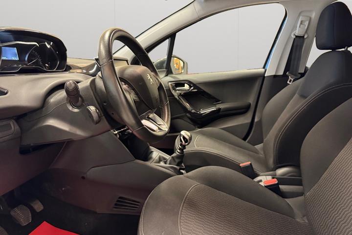 Sort Peugeot 208 fra 2018