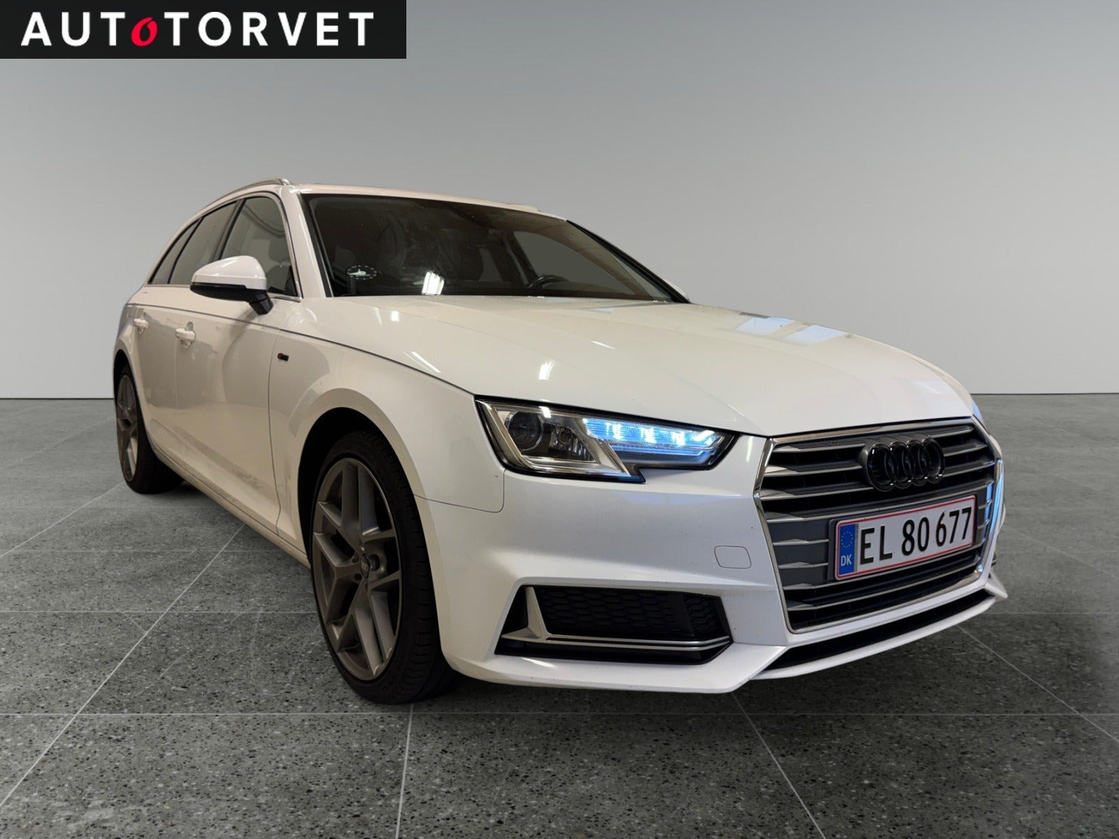 Hvid Audi A4 fra 2019