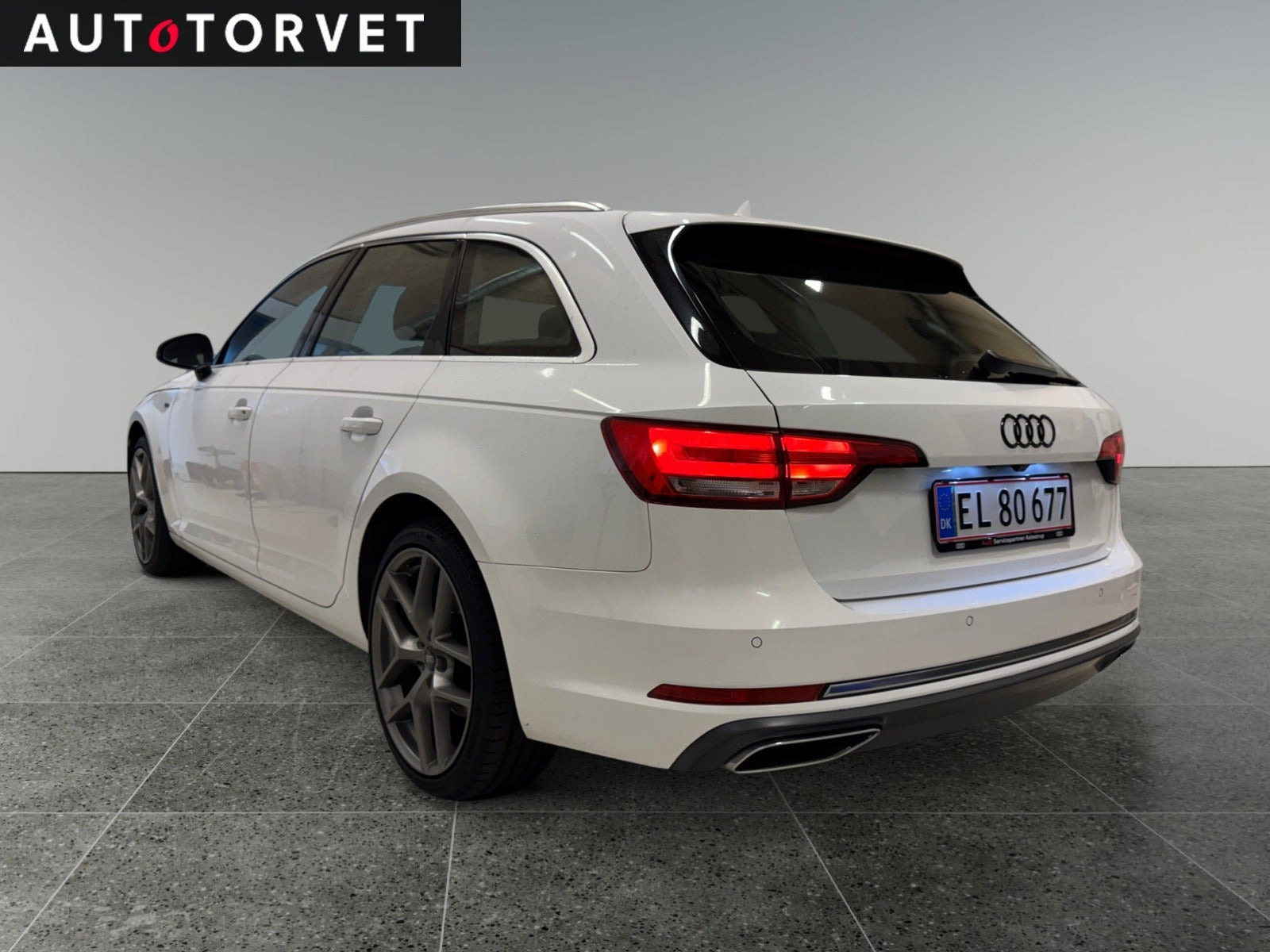 Hvid Audi A4 fra 2019