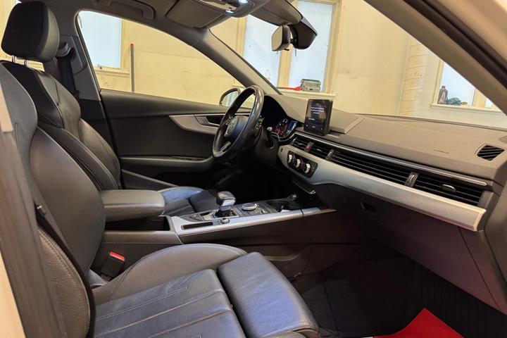 Hvid Audi A4 fra 2019