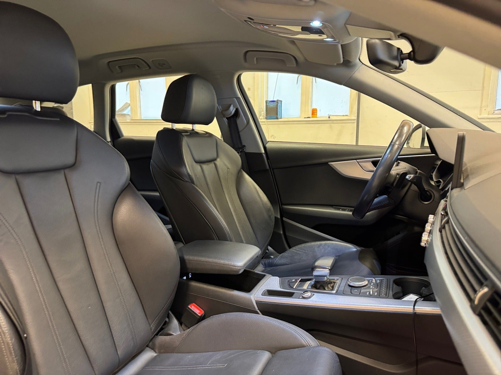 Hvid Audi A4 fra 2019