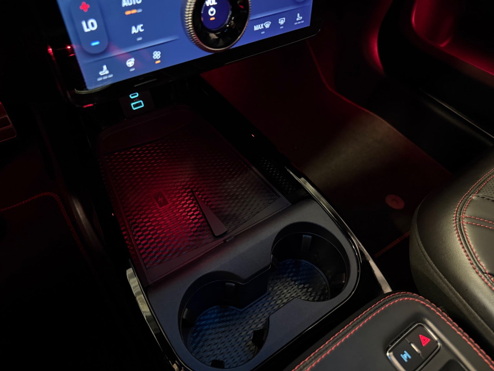 Hvid Ford Mustang Mach-E fra 2024