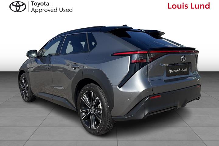 Grå Toyota BZ4X fra 2023