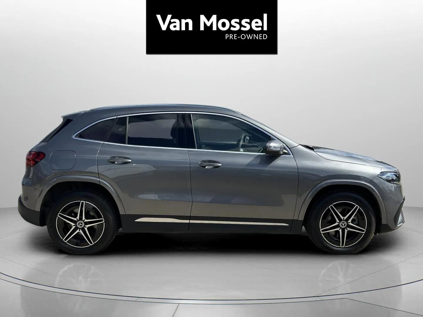 Grå Mercedes EQA 250+ fra 2025