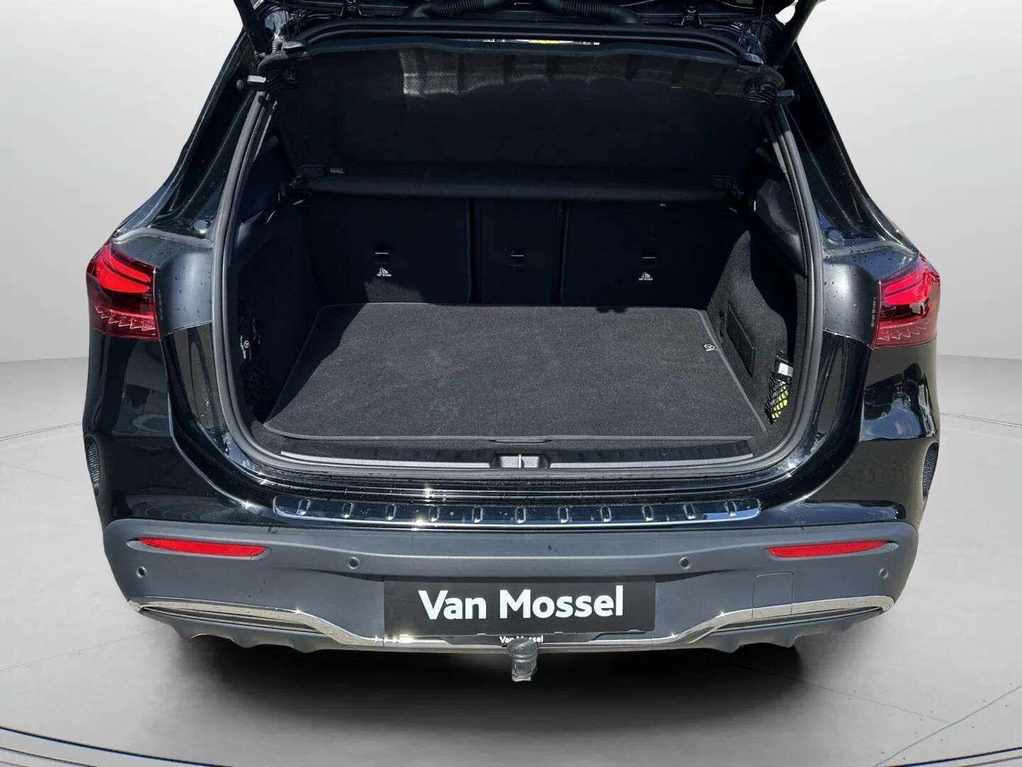 Sort Mercedes EQA 250+ fra 2025