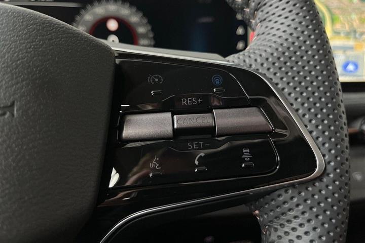Grå Nissan Ariya fra 2026