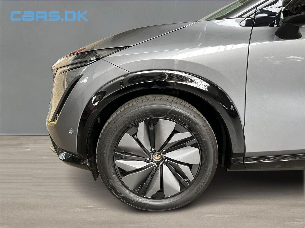 Grå Nissan Ariya fra 2026