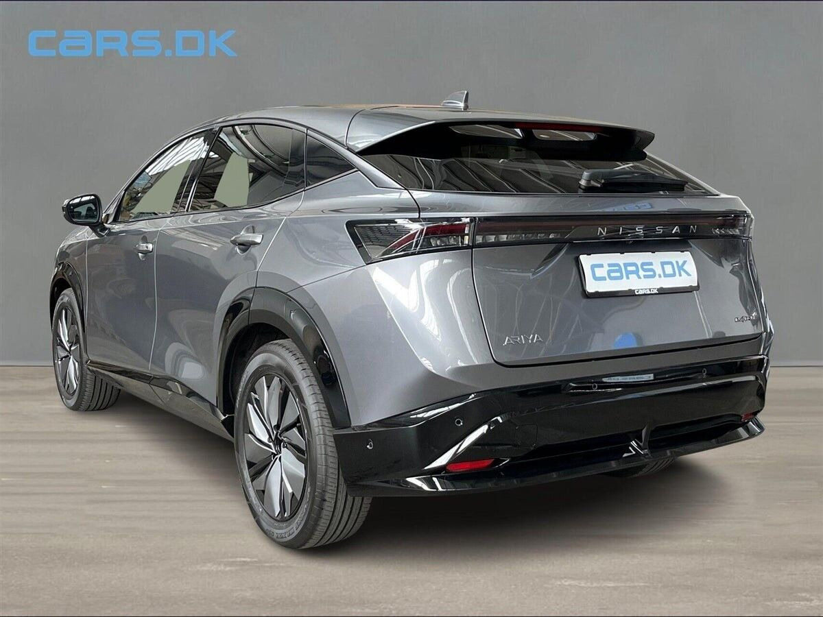 Grå Nissan Ariya fra 2026