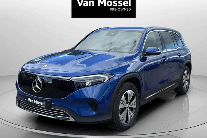 Blå Mercedes EQB250+ fra 2025